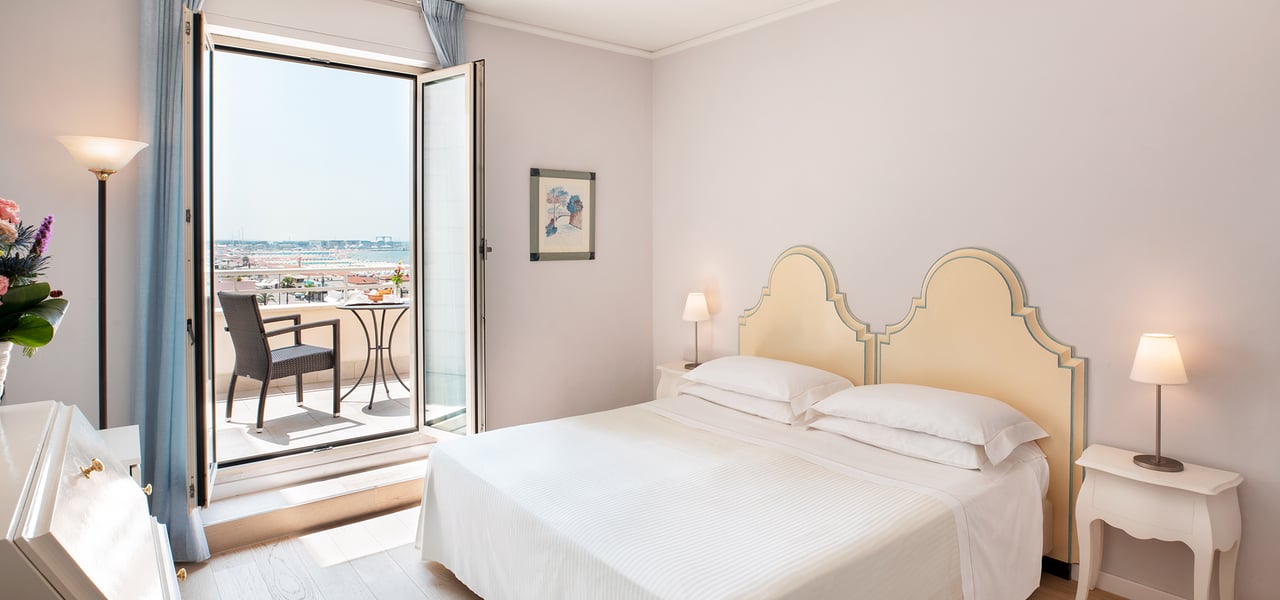 Sina Astor versiliasuperiorseaview2 camere