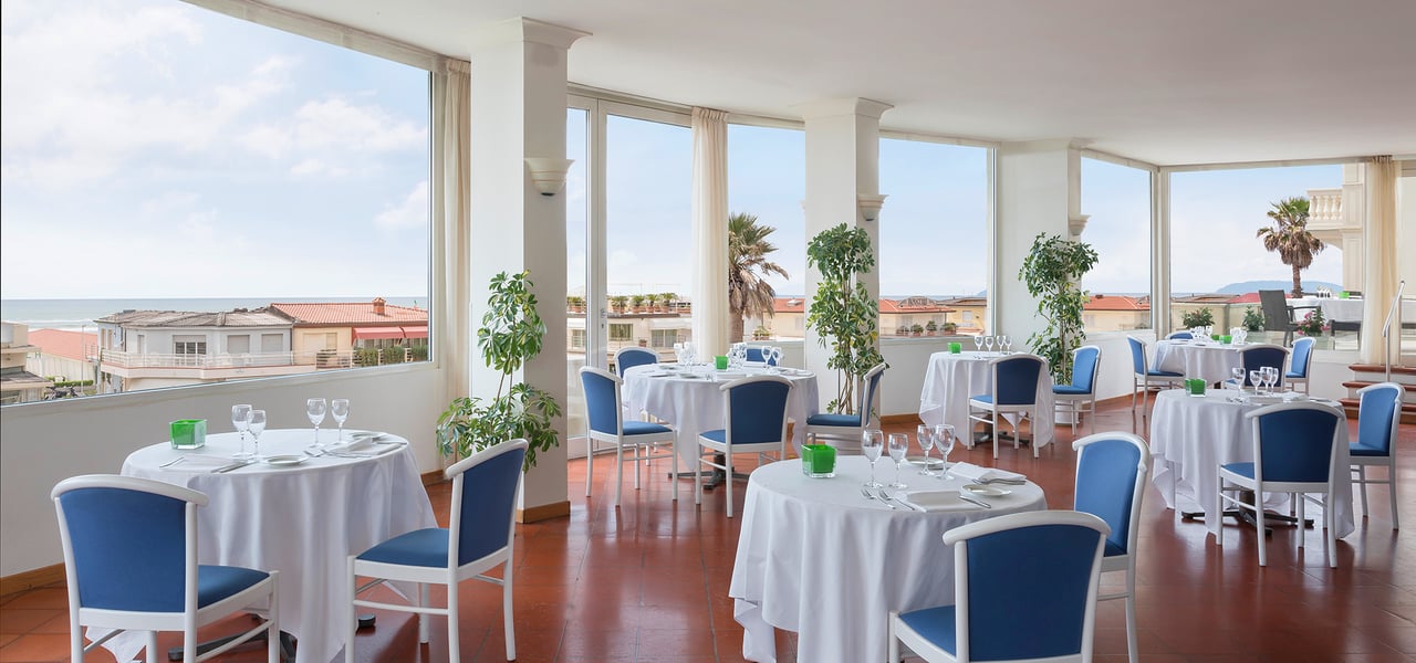 La Conchiglia Restaurant, restaurant with a view in Viareggio, Italy | Sina Astor