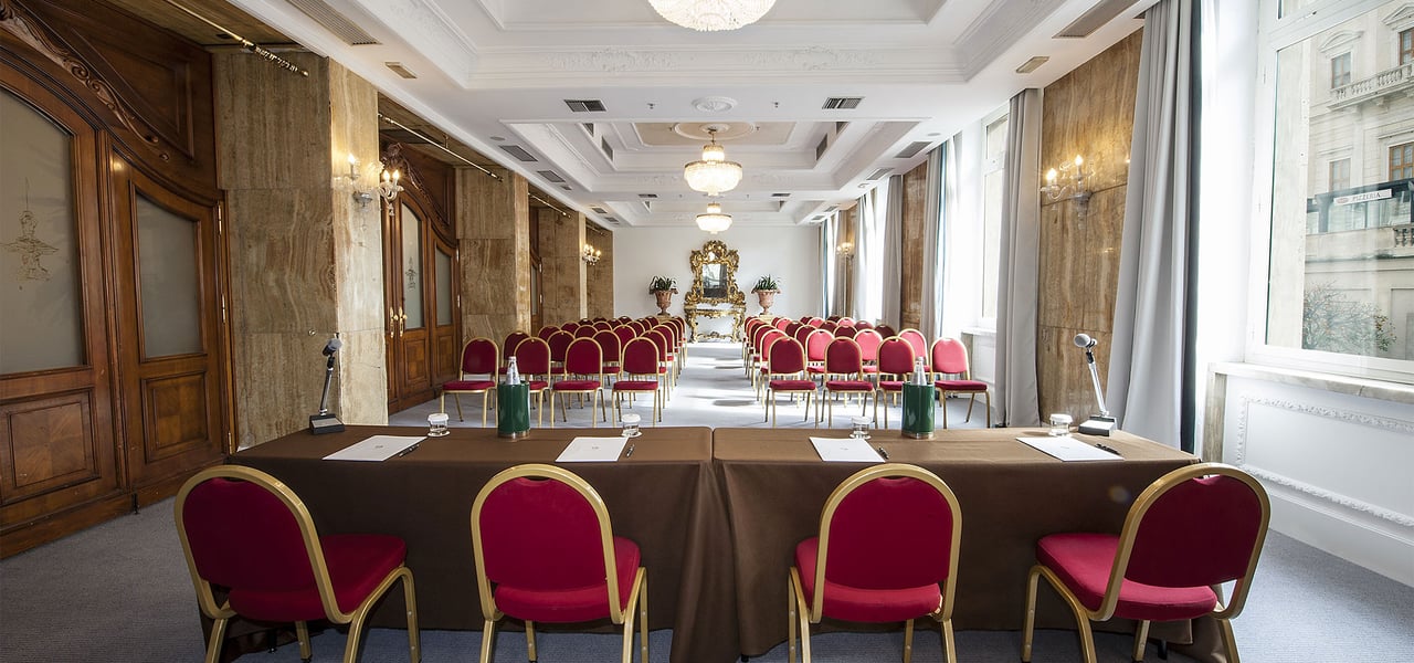 Giada meeting room Rome Bernini Bristol 9361