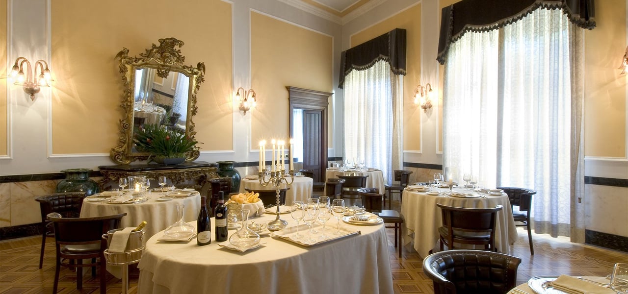 Collin's Restaurant, romantic restaurant with fireplace in Perugia | Sina Brufani
