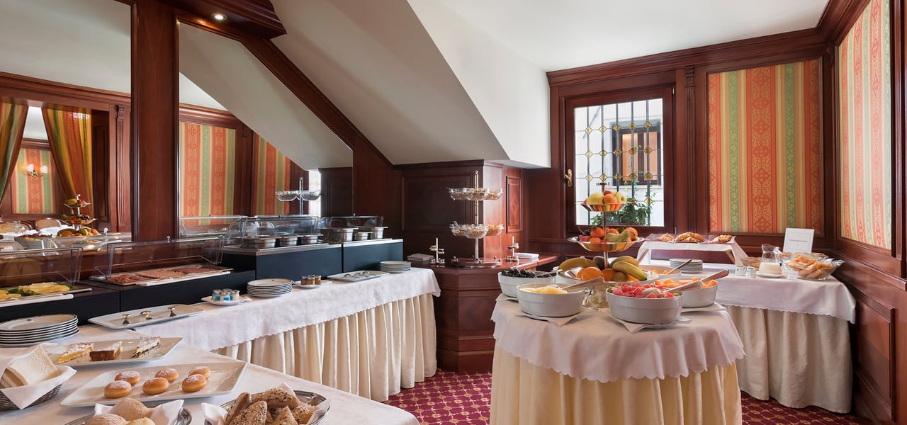 Breakfast room in Sina Palazzo Sant'Angelo hotel