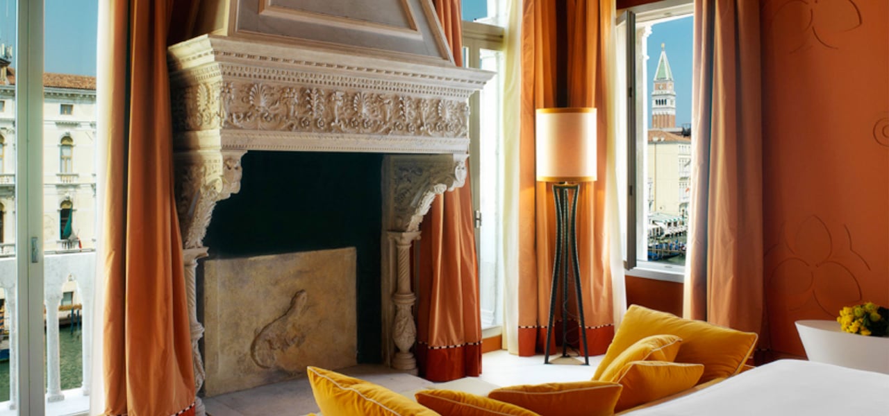 Junior Deluxe Suite with fireplace Centurion Palace Hotel Venice Italy