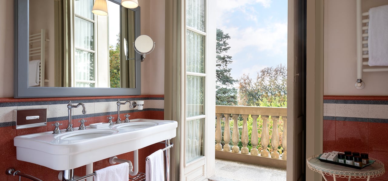 Sina Villa Matilde park view suite bagno