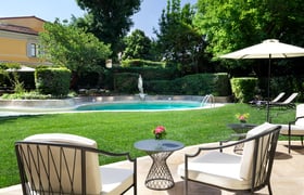 Swimming pool of Sina Villa Medici, 5 star hotel in Florence