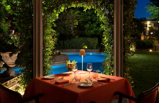 Harry's Bar The Garden con piscina | Sina Villa Medici
