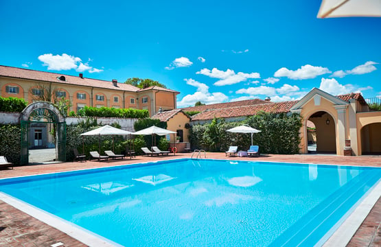 Relais con piscina Piemonte | Sina Villa Matilde