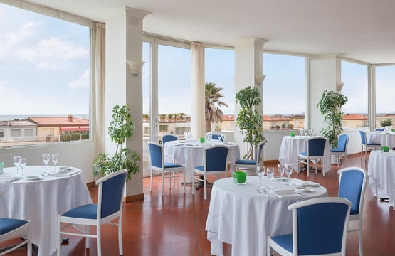 Ristorante La Conchiglia presso l'hotel Sina Astor a Viareggio